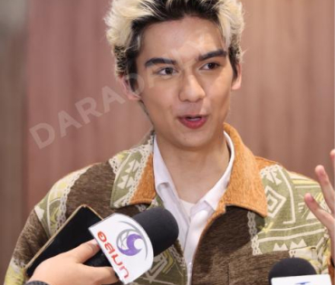 งาน "หน้านิ่งอาสา  สภากาชาดไทย"  ถกลเกียรติ วีรวรรณ พร้อมด้วย เดช บุนนาค