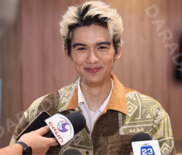 งาน "หน้านิ่งอาสา  สภากาชาดไทย"  ถกลเกียรติ วีรวรรณ พร้อมด้วย เดช บุนนาค