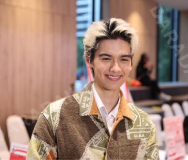 งาน "หน้านิ่งอาสา  สภากาชาดไทย"  ถกลเกียรติ วีรวรรณ พร้อมด้วย เดช บุนนาค
