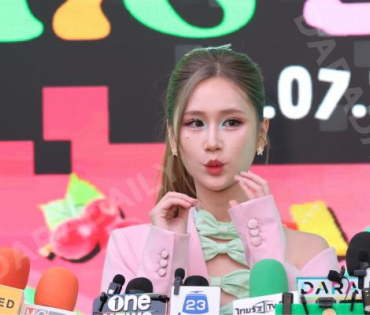 งาน AIS 5G GREEN CITIZEN นำโดย "บิวกิน-พีพี"