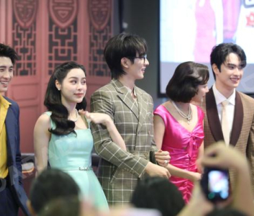 " แสนรัก Fin Meeting" นำทีมโดย กองทัพ พีค, พีพี ปุญญ์ปรีดี