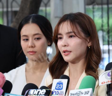 "ออม สุชาร์" และคู่กรณี นัดไกล่เกลี่ย ณ ศาลแพ่งพระโขนง 
