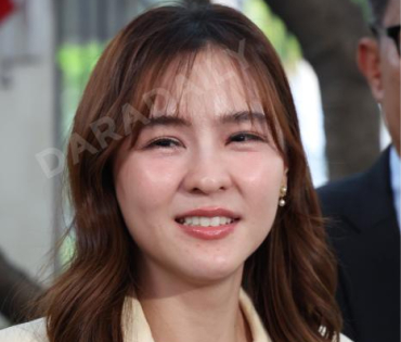 "ออม สุชาร์" และคู่กรณี นัดไกล่เกลี่ย ณ ศาลแพ่งพระโขนง 