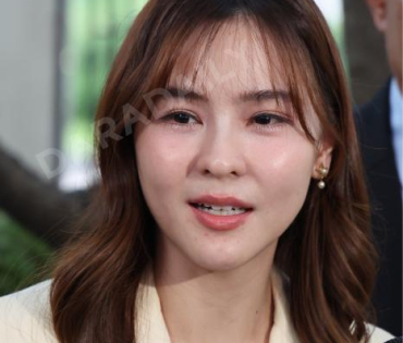 "ออม สุชาร์" และคู่กรณี นัดไกล่เกลี่ย ณ ศาลแพ่งพระโขนง 