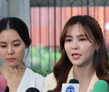 "ออม สุชาร์" และคู่กรณี นัดไกล่เกลี่ย ณ ศาลแพ่งพระโขนง 