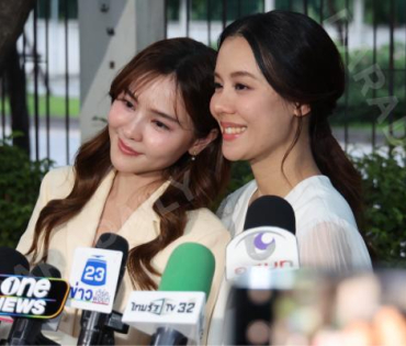 "ออม สุชาร์" และคู่กรณี นัดไกล่เกลี่ย ณ ศาลแพ่งพระโขนง 