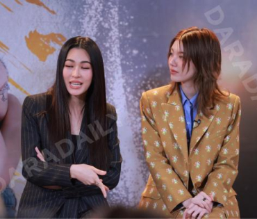 ภาพบรรยากาศซีรีส์ "เพียงเธอ Only You & รักสุดท้าย My Safe Zone" พบ "หลิงหลิง คอง" และ "ออม กรณ์นภัส"