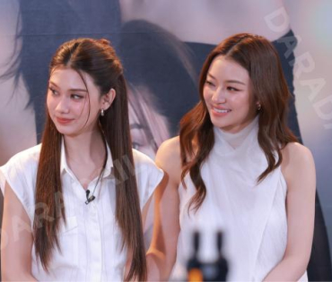 ภาพบรรยากาศซีรีส์ "เพียงเธอ Only You & รักสุดท้าย My Safe Zone" พบ "หลิงหลิง คอง" และ "ออม กรณ์นภัส"