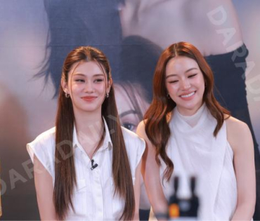 ภาพบรรยากาศซีรีส์ "เพียงเธอ Only You & รักสุดท้าย My Safe Zone" พบ "หลิงหลิง คอง" และ "ออม กรณ์นภัส"