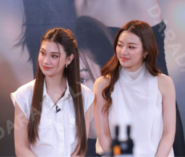 ภาพบรรยากาศซีรีส์ "เพียงเธอ Only You & รักสุดท้าย My Safe Zone" พบ "หลิงหลิง คอง" และ "ออม กรณ์นภัส"