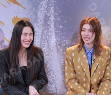 ภาพบรรยากาศซีรีส์ "เพียงเธอ Only You & รักสุดท้าย My Safe Zone" พบ "หลิงหลิง คอง" และ "ออม กรณ์นภัส"