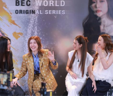 ภาพบรรยากาศซีรีส์ "เพียงเธอ Only You & รักสุดท้าย My Safe Zone" พบ "หลิงหลิง คอง" และ "ออม กรณ์นภัส"