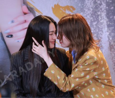 ภาพบรรยากาศซีรีส์ "เพียงเธอ Only You & รักสุดท้าย My Safe Zone" พบ "หลิงหลิง คอง" และ "ออม กรณ์นภัส"