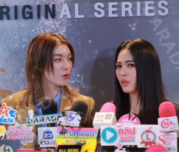ภาพบรรยากาศซีรีส์ "เพียงเธอ Only You & รักสุดท้าย My Safe Zone" พบ "หลิงหลิง คอง" และ "ออม กรณ์นภัส"