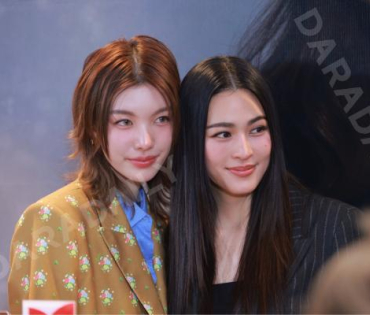 ภาพบรรยากาศซีรีส์ "เพียงเธอ Only You & รักสุดท้าย My Safe Zone" พบ "หลิงหลิง คอง" และ "ออม กรณ์นภัส"