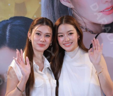 ภาพบรรยากาศซีรีส์ "เพียงเธอ Only You & รักสุดท้าย My Safe Zone" พบ "หลิงหลิง คอง" และ "ออม กรณ์นภัส"