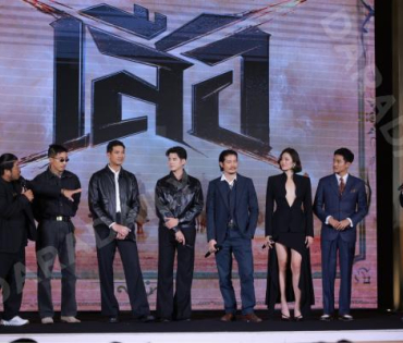 ภาพยนตร์รอบปฐมทัศน์"เสือ" นำทีมโดย "เวียร์ ศุกลวัฒน์, มาริโอ้ เมาเร่อ ,เป้ อารักษ์, โตโน่ ภาคิน"
