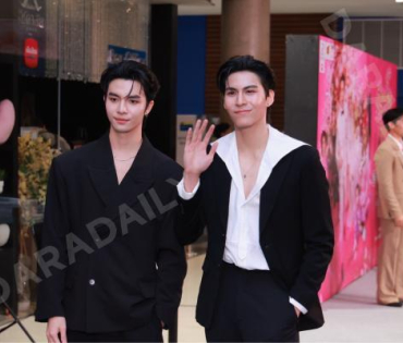 บรรยากาศรอบปฐมทัศน์ ละครเวที วันสละโสดกับโจทก์เก่าๆ เดอะสรวนมิวสิคัล นำแสดงโดย เจมส์ มาร์, แพร์ พิชช