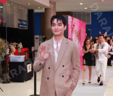 บรรยากาศรอบปฐมทัศน์ ละครเวที วันสละโสดกับโจทก์เก่าๆ เดอะสรวนมิวสิคัล นำแสดงโดย เจมส์ มาร์, แพร์ พิชช