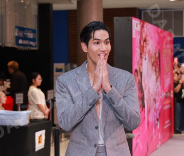 บรรยากาศรอบปฐมทัศน์ ละครเวที วันสละโสดกับโจทก์เก่าๆ เดอะสรวนมิวสิคัล นำแสดงโดย เจมส์ มาร์, แพร์ พิชช