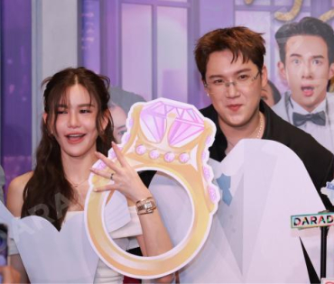 บรรยากาศรอบปฐมทัศน์ ละครเวที วันสละโสดกับโจทก์เก่าๆ เดอะสรวนมิวสิคัล นำแสดงโดย เจมส์ มาร์, แพร์ พิชช