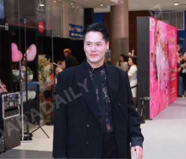 บรรยากาศรอบปฐมทัศน์ ละครเวที วันสละโสดกับโจทก์เก่าๆ เดอะสรวนมิวสิคัล นำแสดงโดย เจมส์ มาร์, แพร์ พิชช