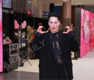 บรรยากาศรอบปฐมทัศน์ ละครเวที วันสละโสดกับโจทก์เก่าๆ เดอะสรวนมิวสิคัล นำแสดงโดย เจมส์ มาร์, แพร์ พิชช