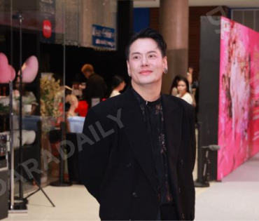 บรรยากาศรอบปฐมทัศน์ ละครเวที วันสละโสดกับโจทก์เก่าๆ เดอะสรวนมิวสิคัล นำแสดงโดย เจมส์ มาร์, แพร์ พิชช