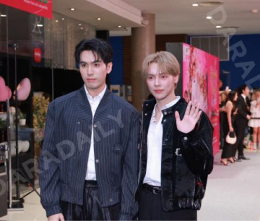 บรรยากาศรอบปฐมทัศน์ ละครเวที วันสละโสดกับโจทก์เก่าๆ เดอะสรวนมิวสิคัล นำแสดงโดย เจมส์ มาร์, แพร์ พิชช