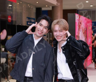 บรรยากาศรอบปฐมทัศน์ ละครเวที วันสละโสดกับโจทก์เก่าๆ เดอะสรวนมิวสิคัล นำแสดงโดย เจมส์ มาร์, แพร์ พิชช