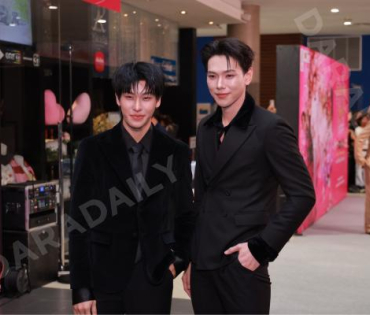 บรรยากาศรอบปฐมทัศน์ ละครเวที วันสละโสดกับโจทก์เก่าๆ เดอะสรวนมิวสิคัล นำแสดงโดย เจมส์ มาร์, แพร์ พิชช