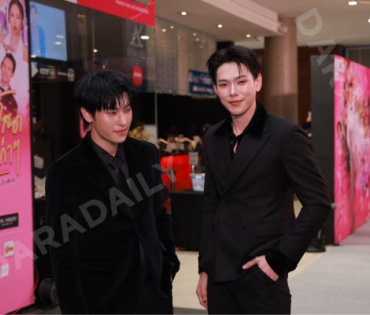 บรรยากาศรอบปฐมทัศน์ ละครเวที วันสละโสดกับโจทก์เก่าๆ เดอะสรวนมิวสิคัล นำแสดงโดย เจมส์ มาร์, แพร์ พิชช