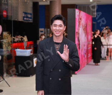 บรรยากาศรอบปฐมทัศน์ ละครเวที วันสละโสดกับโจทก์เก่าๆ เดอะสรวนมิวสิคัล นำแสดงโดย เจมส์ มาร์, แพร์ พิชช