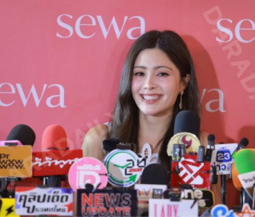 งาน “Sewa Glow Reborn” พบ เจนเย่ เมธิกา 