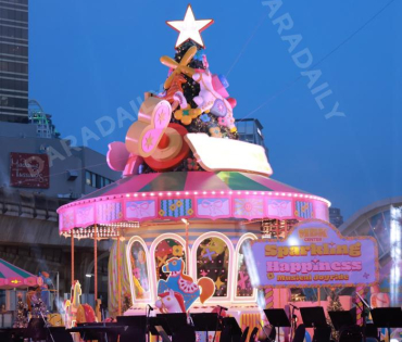 งานเปิดไฟต้นคริสต์มาส MBK Center Sparkling Happiness Light Up Ceremony