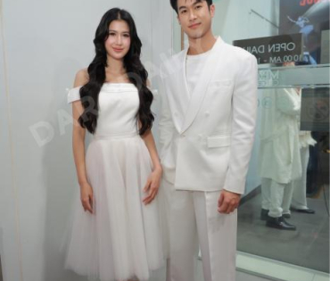 งานเปิดไฟต้นคริสต์มาส MBK Center Sparkling Happiness Light Up Ceremony