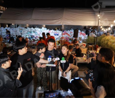 ภาพบรรยากาศรับบริจาคช่วยน้ำท่วม เจนนี่ ได้หมดถ้าสดชื่น