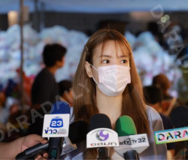 ภาพบรรยากาศรับบริจาคช่วยน้ำท่วม เจนนี่ ได้หมดถ้าสดชื่น