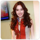 ปอย-ตรีชฎา, พิ้งกี้-สาวิกา, และเหล่าดารามากมายตบเท้าเข้าร่วมงาน ฉลองครบ 1 ปี แบรนด์ดีไซเนอร์ของไทย