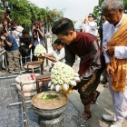 เจมส์-มาร์, แมท-ภีรนีย์ และเหล่านักแสดงนำร่วมงานบวงสรวงละครเรื่อง "ข้าบดินทร์"