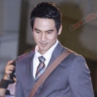 โป๊ป, จุ๋ย, ป้อง, พอลล่า ร่วมงานแฟชั่นโชว์เปิดตัวรองเท้า