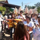 "หมาก" ควง "คิม" พร้อมแฟนคลับ ทำบุญที่วัดศรีบุญเรือง จ.พะเยา