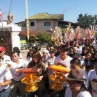 "หมาก" ควง "คิม" พร้อมแฟนคลับ ทำบุญที่วัดศรีบุญเรือง จ.พะเยา