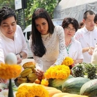 ขึ้นแท่นนางเอก! "เมญ่า" ประกบ "ปอ" ในงานบวงสรวงละคร "สาวน้อยร้อยล้าน"