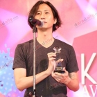 "กัปตัน&ไวท์" ควงคู่นำทัพเหล่าดารา-คนดัง ร่วมงาน "Kazz Awards 2015"