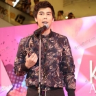 "กัปตัน&ไวท์" ควงคู่นำทัพเหล่าดารา-คนดัง ร่วมงาน "Kazz Awards 2015"