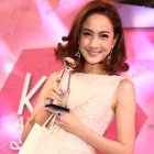 "กัปตัน&ไวท์" ควงคู่นำทัพเหล่าดารา-คนดัง ร่วมงาน "Kazz Awards 2015"