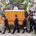 บรรยากาศงานพระราชทานเพลิงศพ "ปอ ทฤษฎี" 