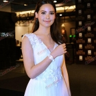 "เจมส์-ญาญ่า" ร่วมเดินแบบในงานสุดหรู