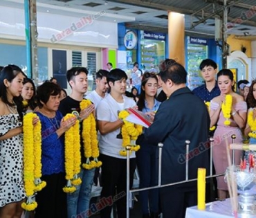 "เติ้ล ตะวัน" นำทีมนักแสดงและทีมงานละคร 2 เรื่อง "สารวัตรแม่ลูกอ่อน" และ "ว่าความตามรัก"